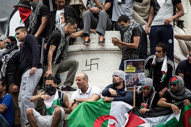 Anti-Israel-Paris-Protesters