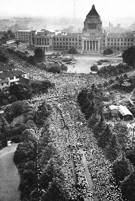 1960_Protests_against_the_United_States-Japan_Security_Treaty_07